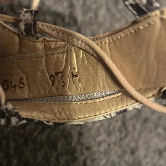 Stuart Weitzman Snakeskin Lace-Up Heels - Size 9 1/2 M - Picture 13 of 14